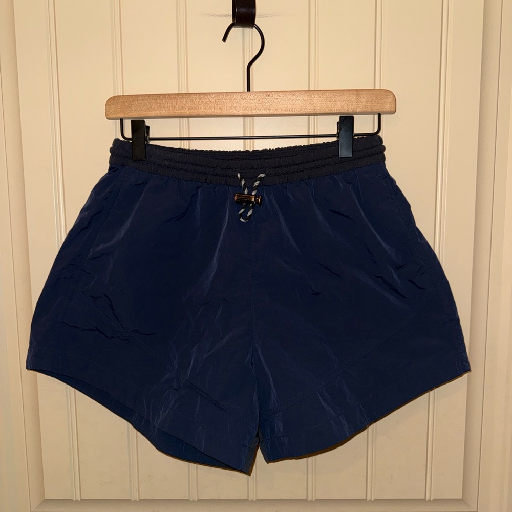 Lululemon Evergreen 4.5” Shorts Women’s Size 4 Water-Repellent Nylon Hiking